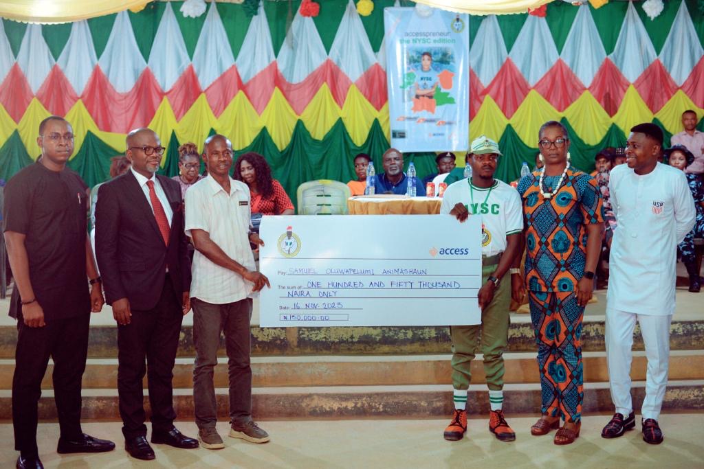 Samuel Oluwapelumi Animashaun at NYSC Camp Afikpo with Access Bank officials